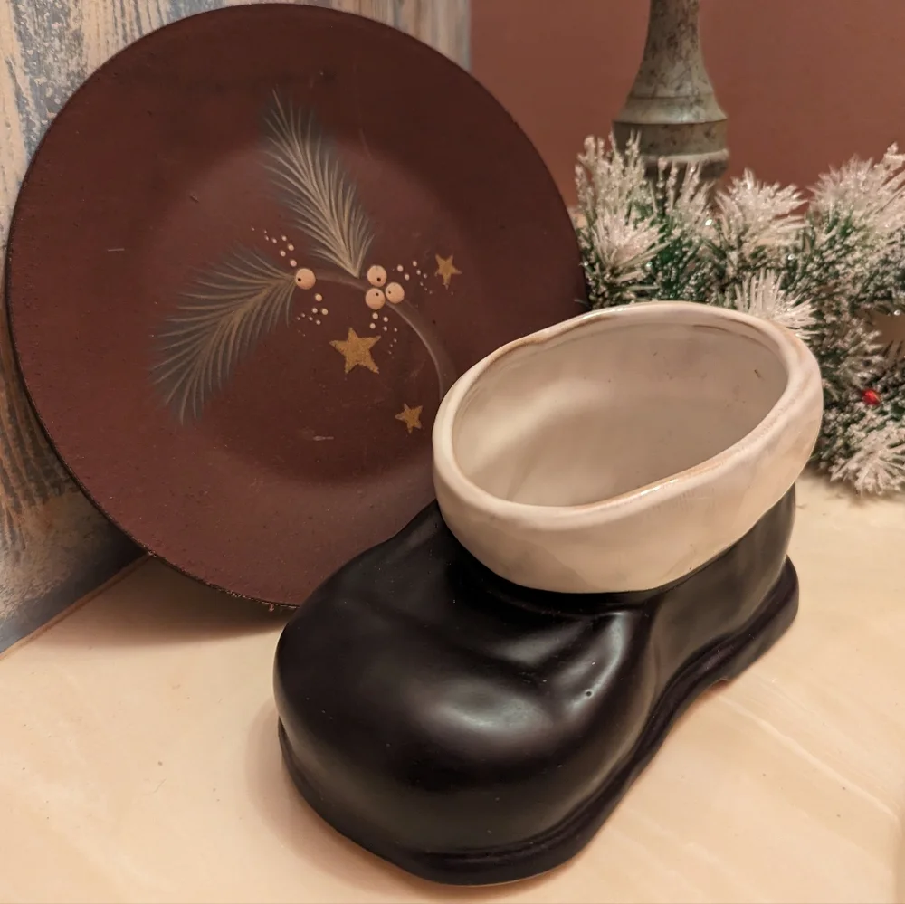 Pottery Barn, Santa Shoe bowl/dish
